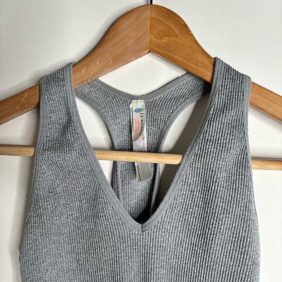 Free Throw Crop Tank Heather Grey size XS - Picture 5 of 8